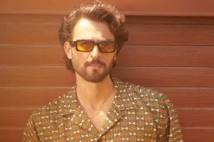 Birkandan “Hello” üçün fotolar