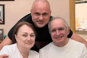 Miri Yusifdən valideynləri ilə bağlı paylaşım