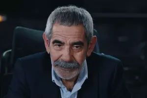 “Eşkiya”nın ulduzu Bakıya gəlir