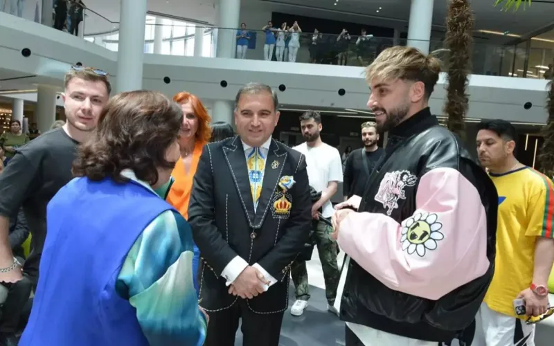 Hacı Nuran Sefo ilə şəkillərini paylaşdı