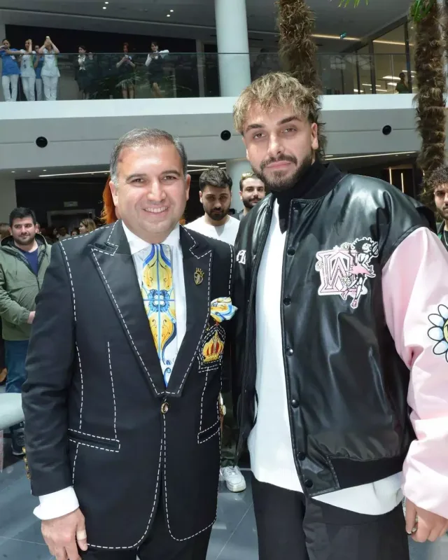 Hacı Nuran Sefo ilə şəkillərini paylaşdı