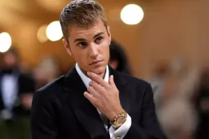 Castin jurnalistə hücum çəkdi