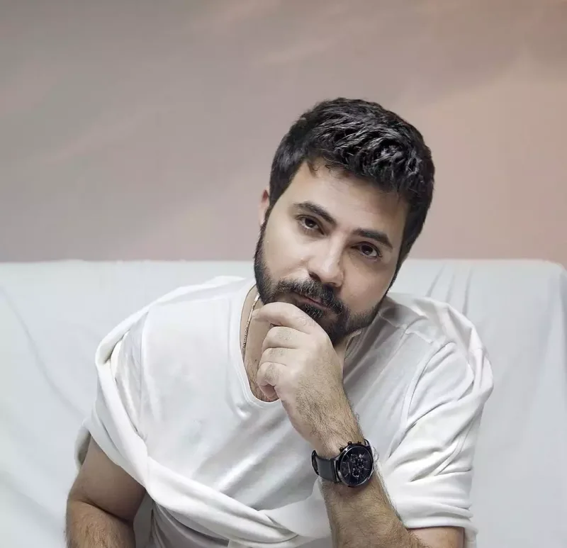 Oğlunun əl işlərini paylaşdı