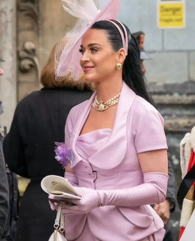 Tacqoyma mərasimində Dianadan ilhamlandı