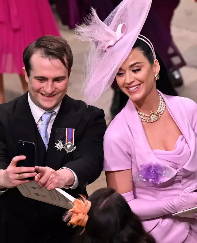 Tacqoyma mərasimində Dianadan ilhamlandı