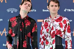 Tural və Turan firuzəyi xalıda!