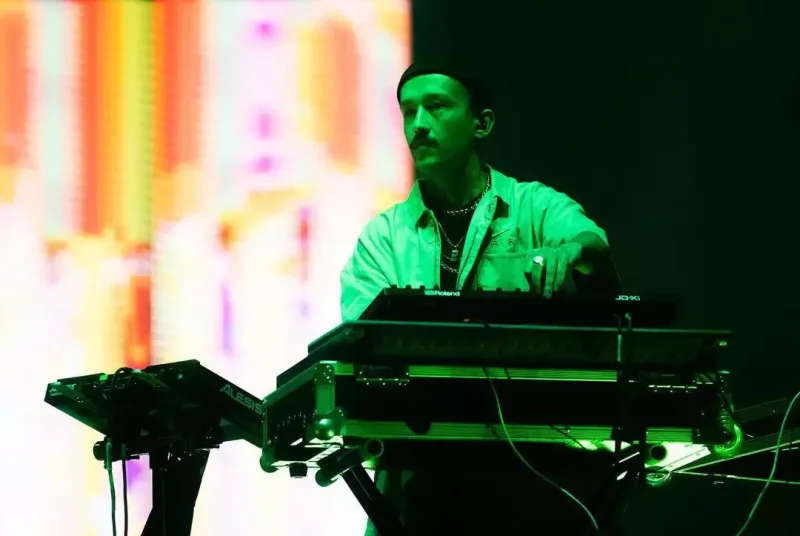 Bakı səhnəsindən fotolar paylaşdılar