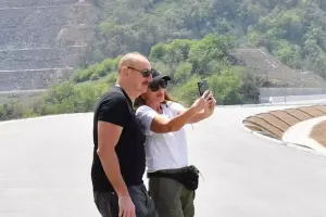 “Xarıbülbül axtarışında...”