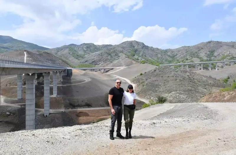 “Xarıbülbül axtarışında...”