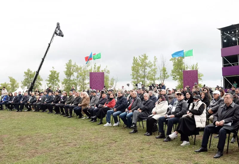 Cıdır düzündə rəqs...