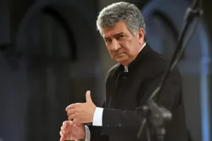 Prezident Rauf Abdullayevi mükafatlandırdı