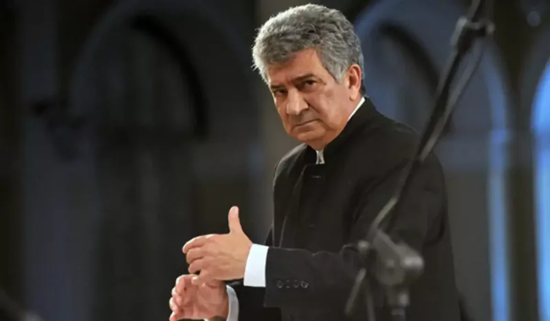 Prezident Rauf Abdullayevi mükafatlandırdı