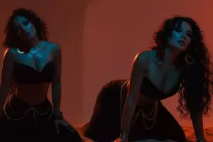 Dilarədən qum üzərində fotolar