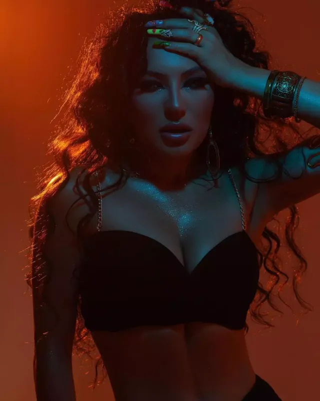 Dilarədən qum üzərində fotolar