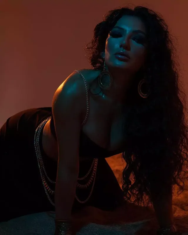 Dilarədən qum üzərində fotolar