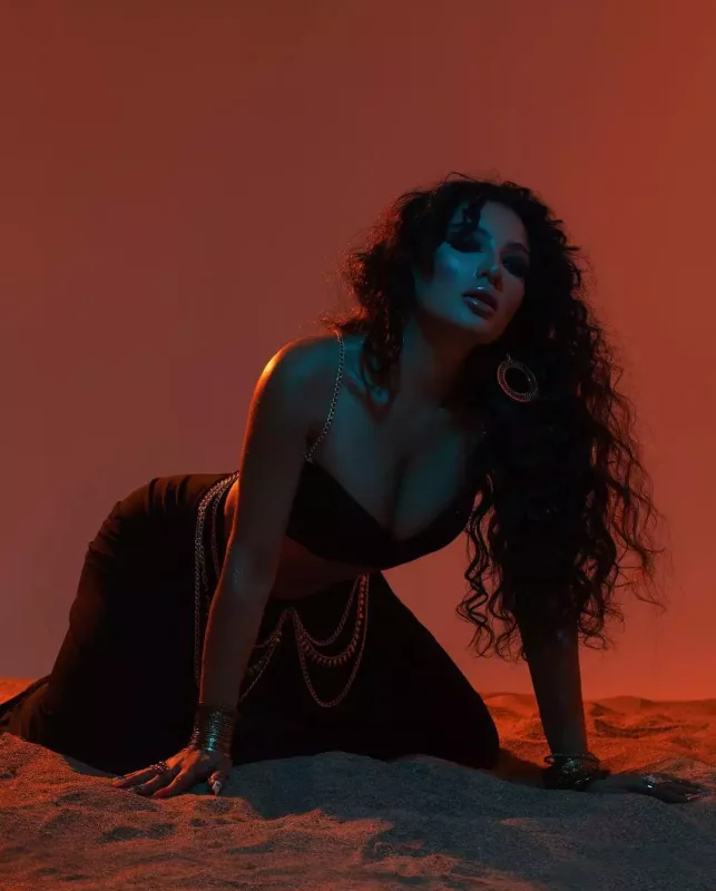 Dilarədən qum üzərində fotolar