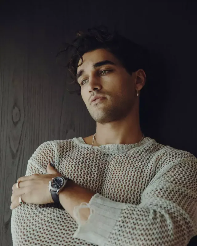 Əkiz qədər bənzəyirlər