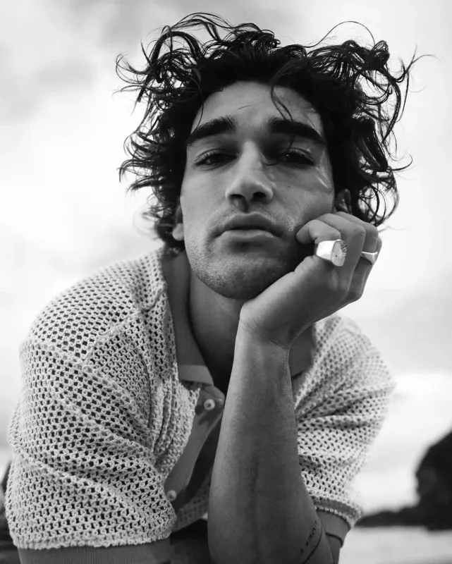 Əkiz qədər bənzəyirlər