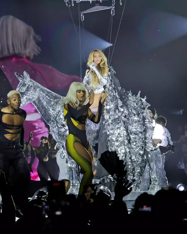 Beyons dünya turnesinə çıxdı