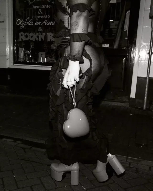 Semin transparan libası viral oldu