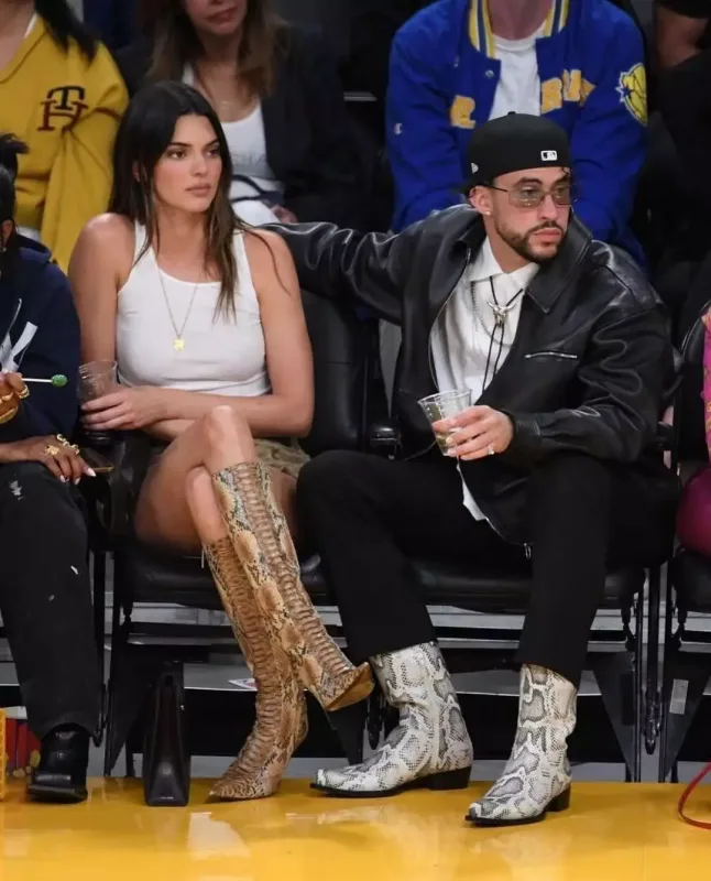 İlan qabığı çəkmələrlə matçda