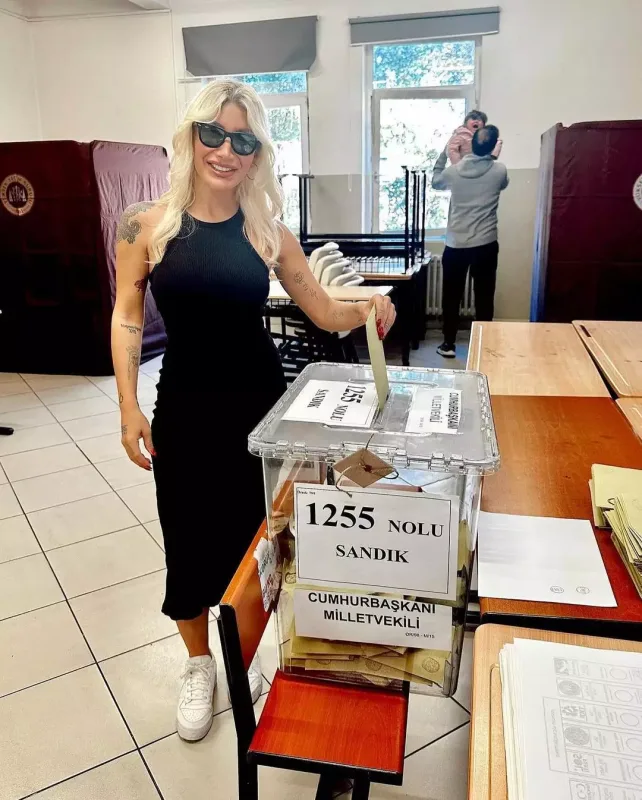 Türk məşhurlar səs verdilər...