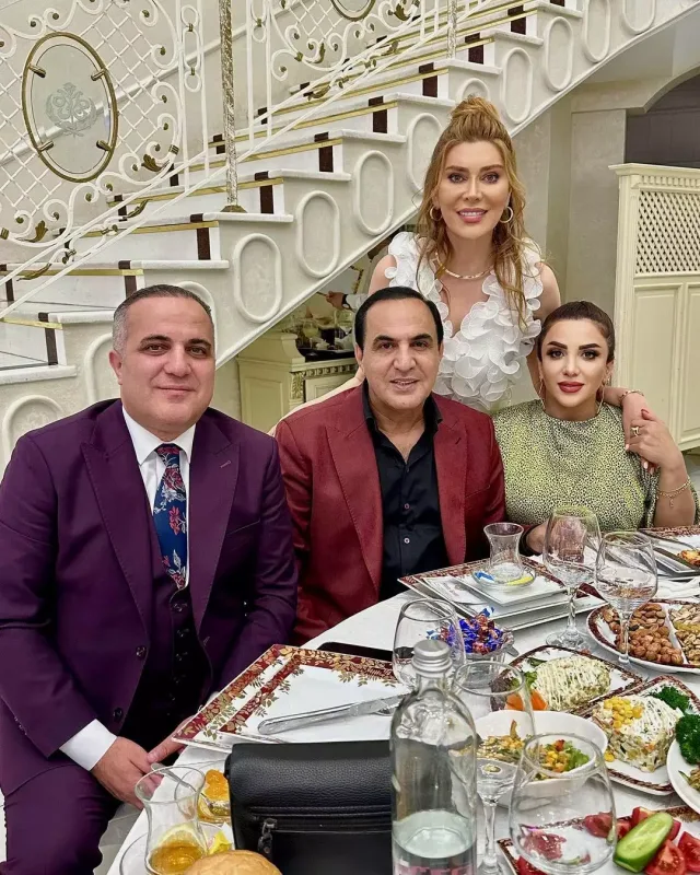 Xoşqədəm əkizlərinə ad günü keçirdi