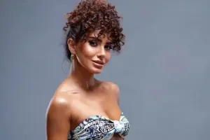 İzləyicisinin sualına bu fotoyla cavab verdi