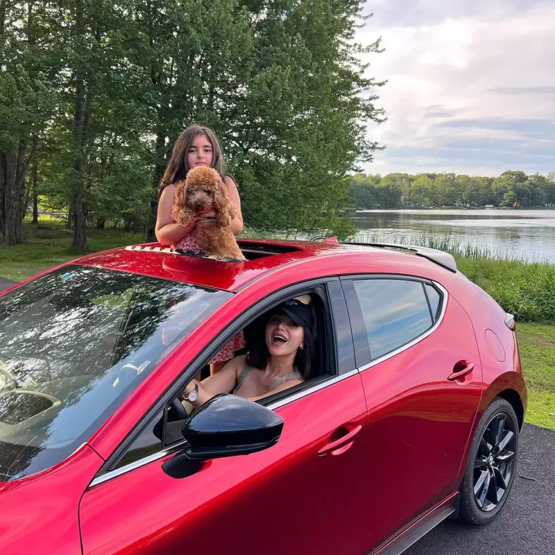 İzləyicisinin sualına bu fotoyla cavab verdi