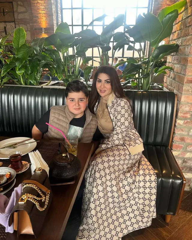 Oğlu Hüseynlə fotosunu paylaşdı