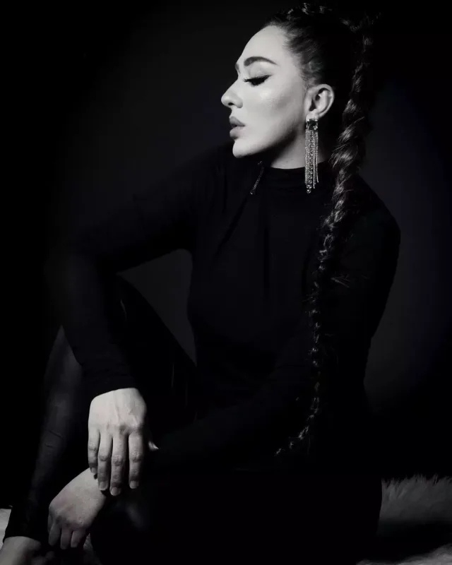 Səbinə aylar sonra kamera qarşısında