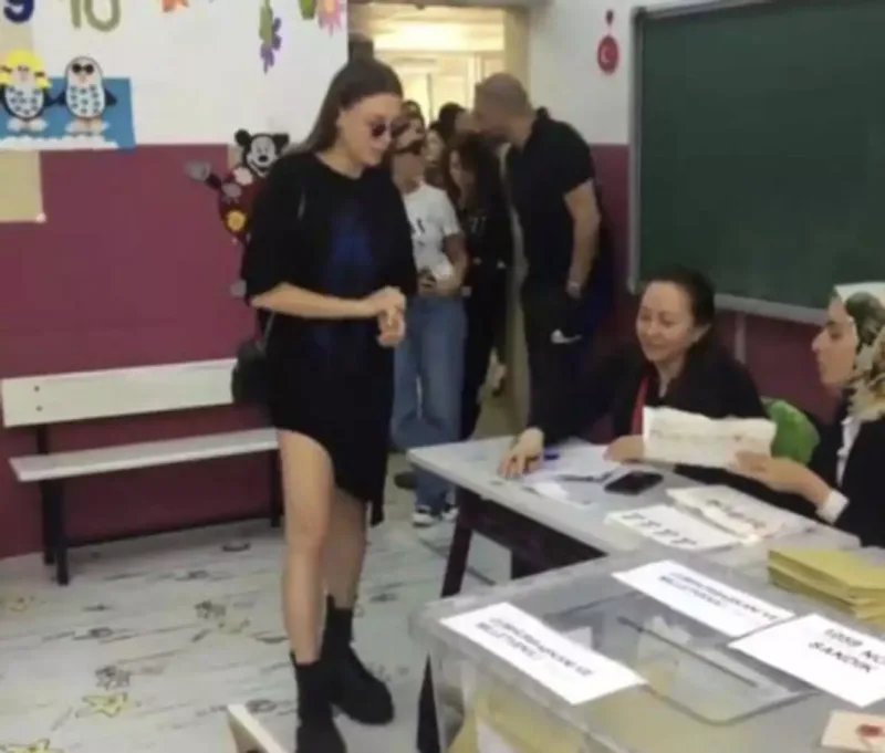 Serenayın seçki “look”unun qiyməti...