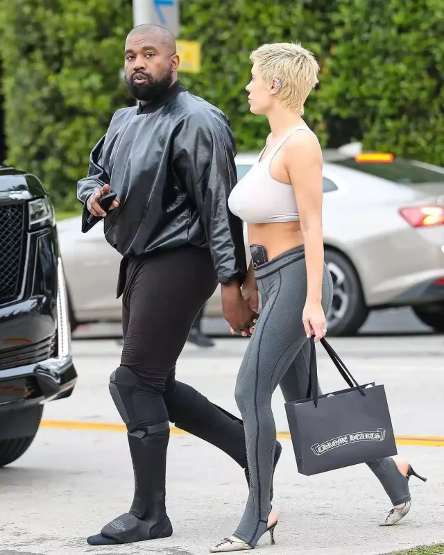 Kanye və xanımı tərzi ilə diqqət mərkəzində