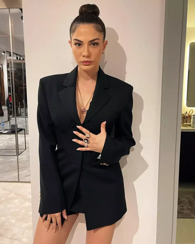 Ayçanı Demetə dəyişdi...