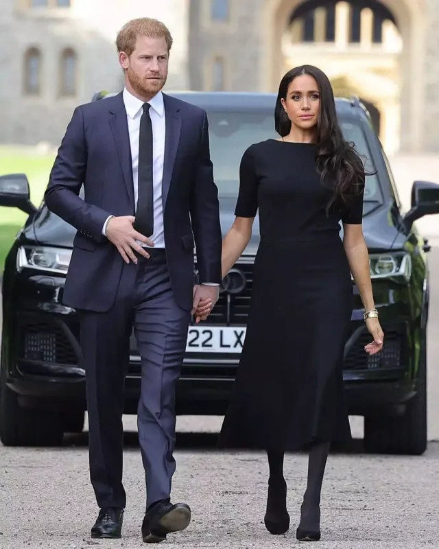 Şahzadə və xanımı qəzaya düşdü