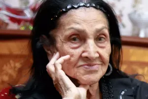 94 yaşlı Roza Cəlilova