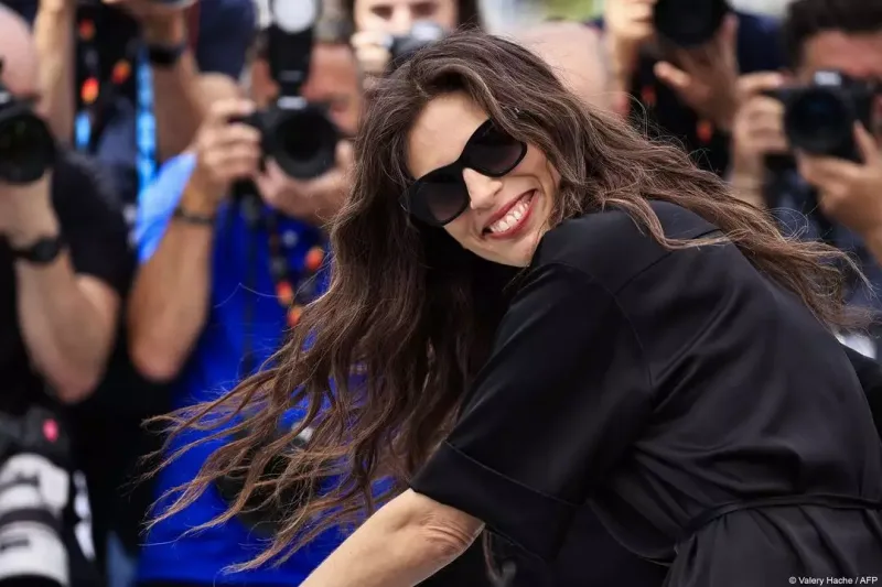 “Kann”ın ikinci günündən fotolar...