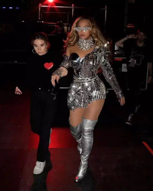 “Möcüzəsən, əsl ulduzsan, dəhşətsən”