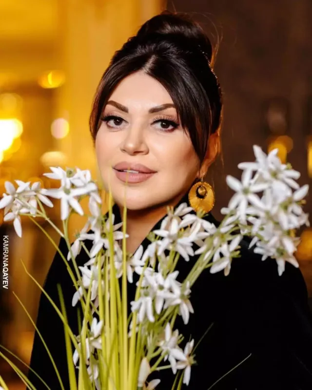 İnstaqram Sənubər İsgəndərlini təsdiqlədi