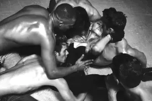 Madonnanın “Seks” kitabından fotolar hərraca çıxır