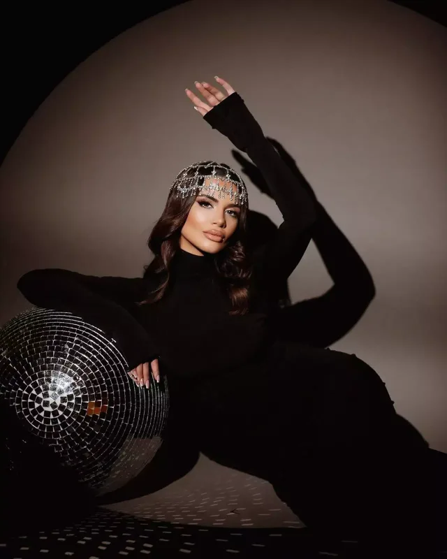 “Siz kimə lazımsınız?!”