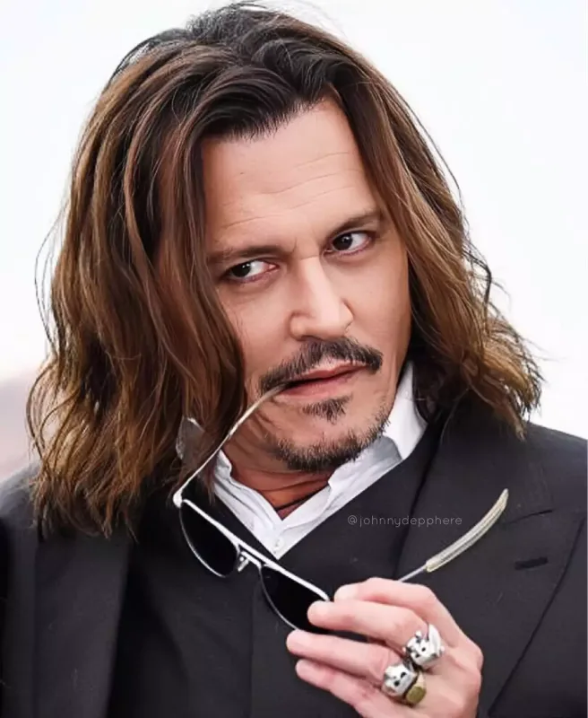 Baxımsız dişləri diqqət çəkdi