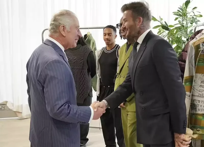 Bekhem Krala bal hədiyyə verdi