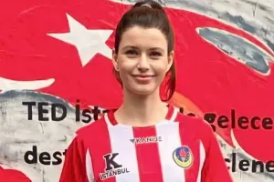 Beren futbol oynadı