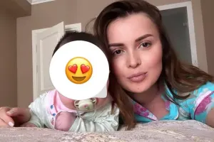 Sevda ilə qızının selfisi...