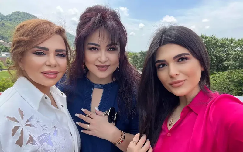 Nəzakət Teymurova qızı və Ceyran Rəhimova ilə