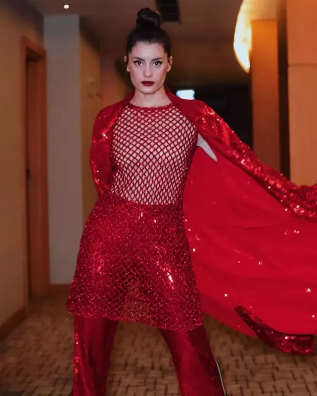 Atiye yenə hamilədir