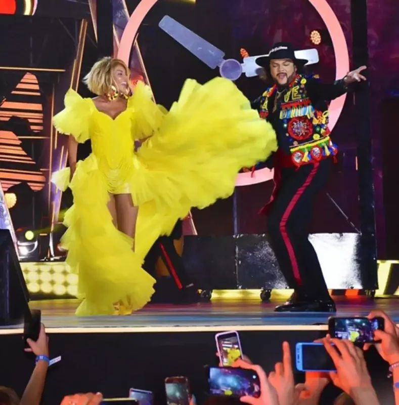 Aygün Kazımovaya olan sevgisini belə bildirdi