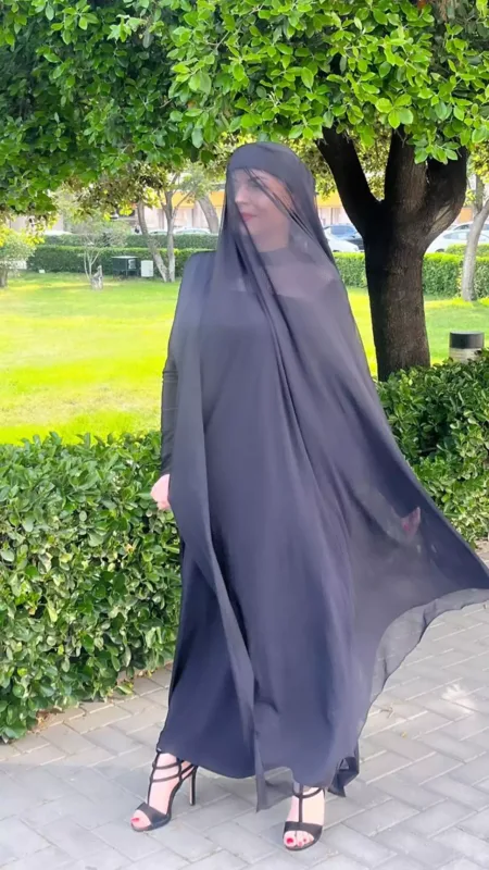 Qara paltarlı Zümrüd...