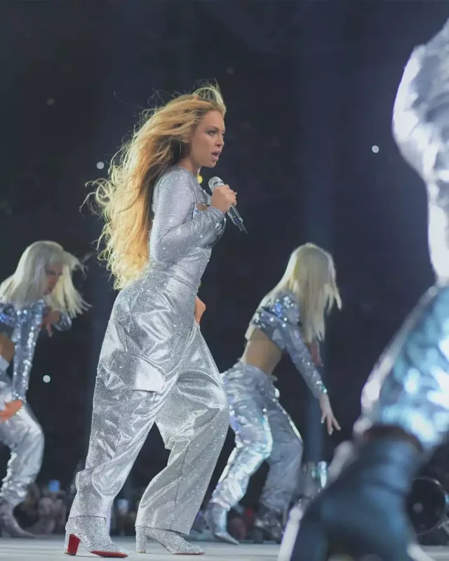 Burger üçün 2 min ödədi